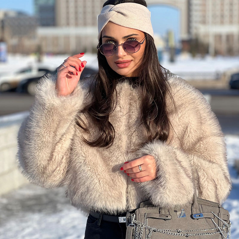 Manteau court en fausse fourru - Street Fashion Week avis et prix