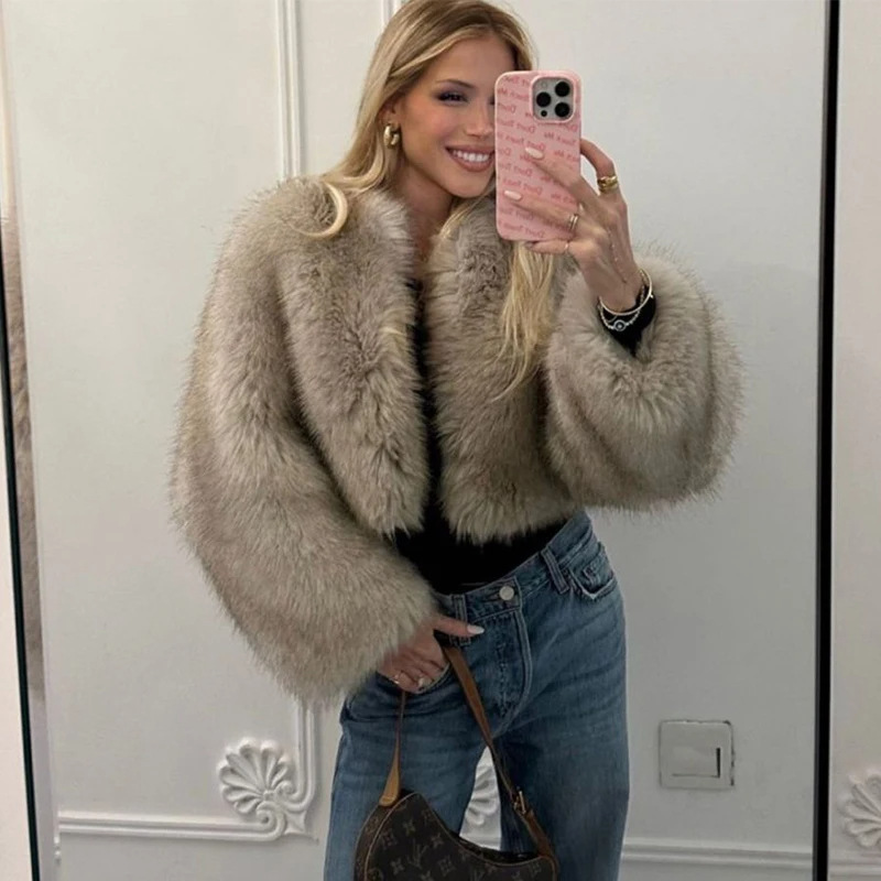 Manteau court en fausse fourru - Street Fashion Week avis et prix