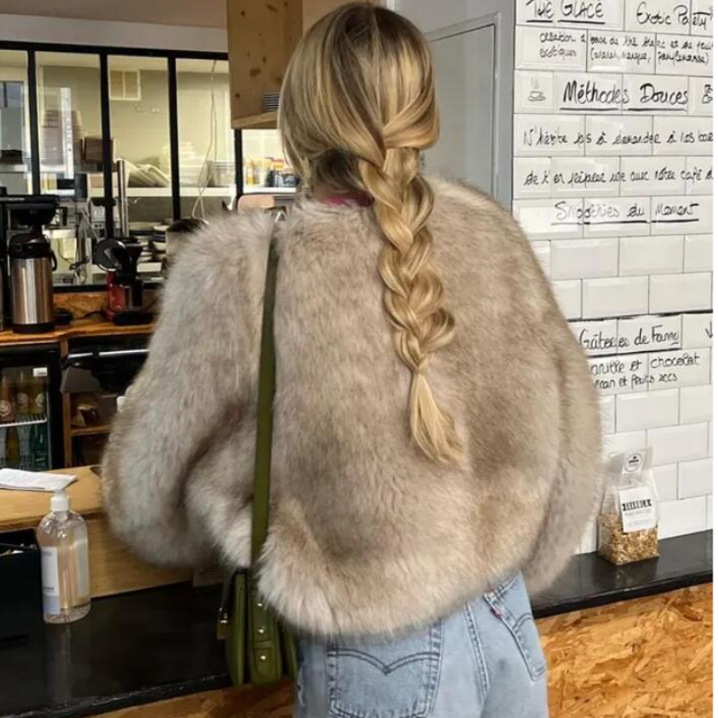 Manteau court en fausse fourru - Street Fashion Week avis et prix