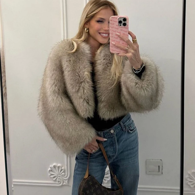 Manteau court en fausse fourru - Street Fashion Week avis et prix