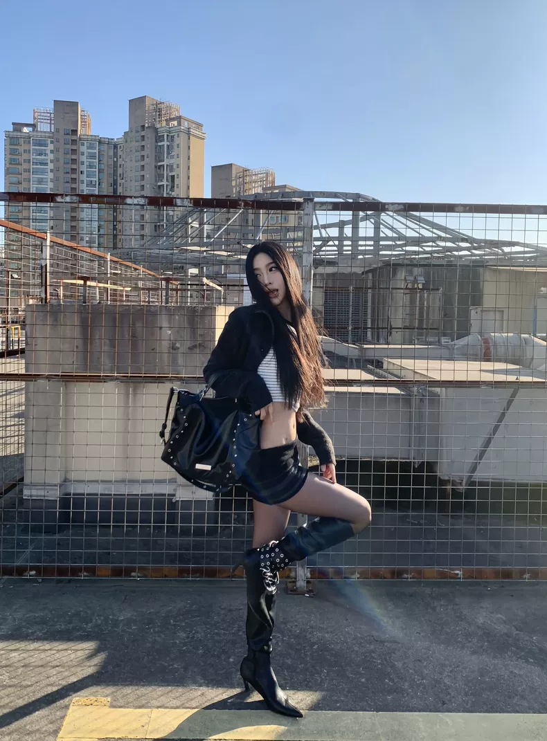 Pulls jaunes à col en fourrure - Street Fashion Week avis et prix