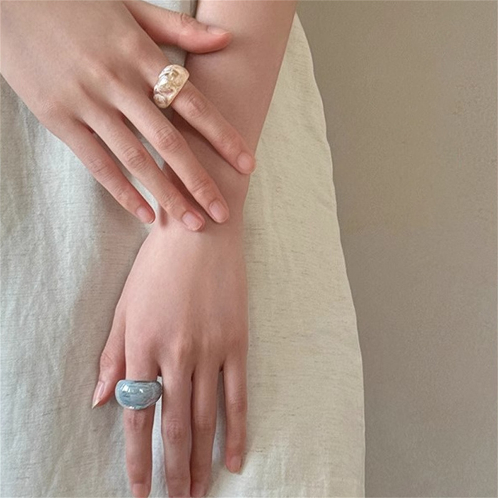 Bague Unique en acrylique pour - Street Fashion Blog avis et prix